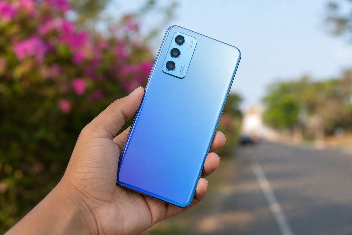 Photo illustration: How to Check vivo Warranty by IMEI