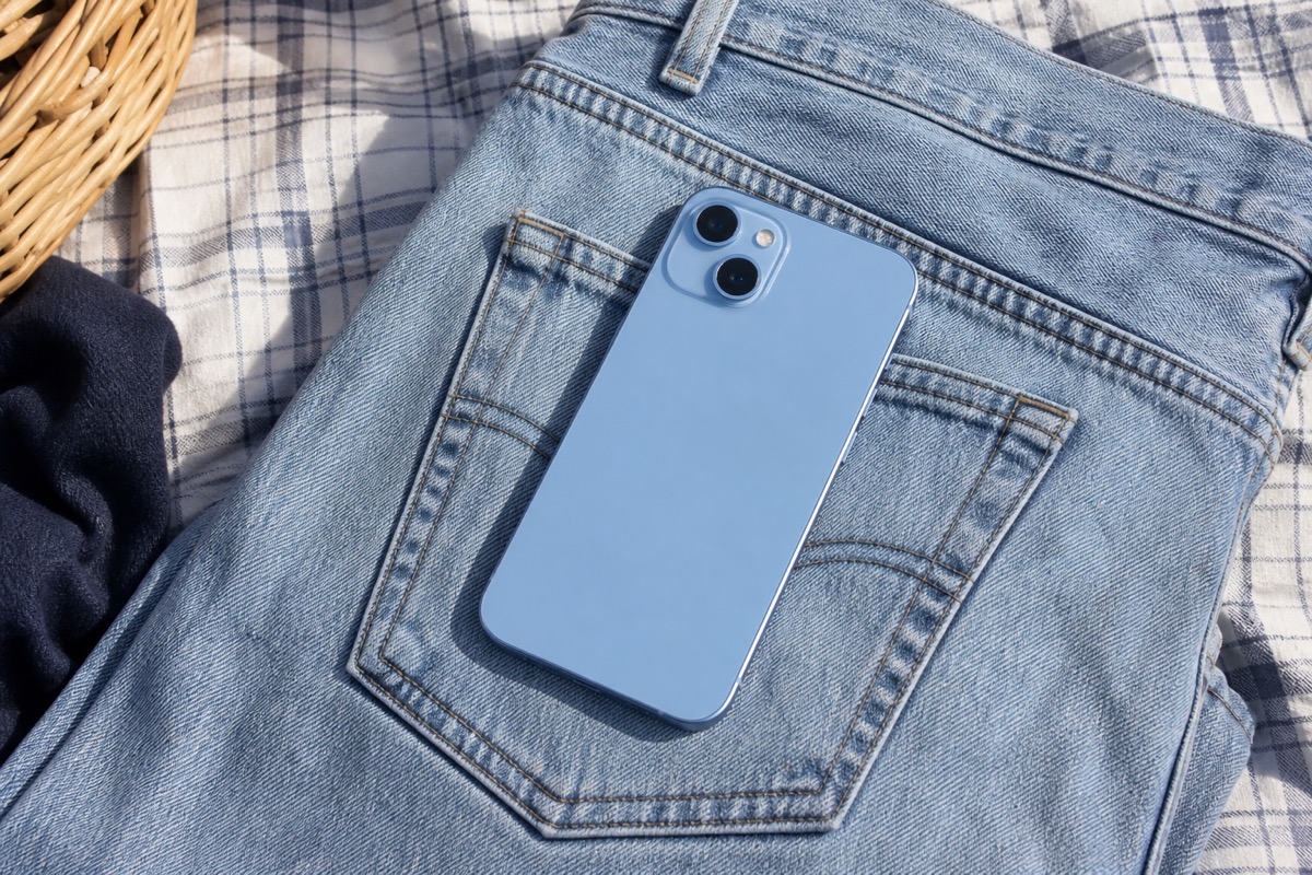 iPhone 14 Plus photo: how to check IMEI/serial and warranty coverage
